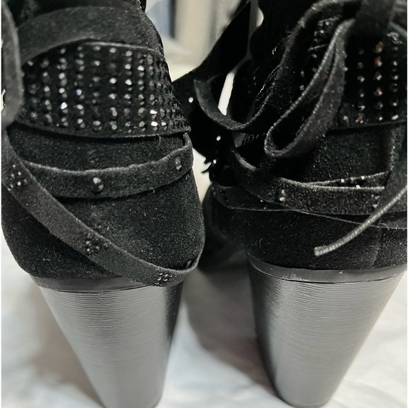 Lane Bryant black heeled boots zip up side size 10 wide. - Picture 3 of 7